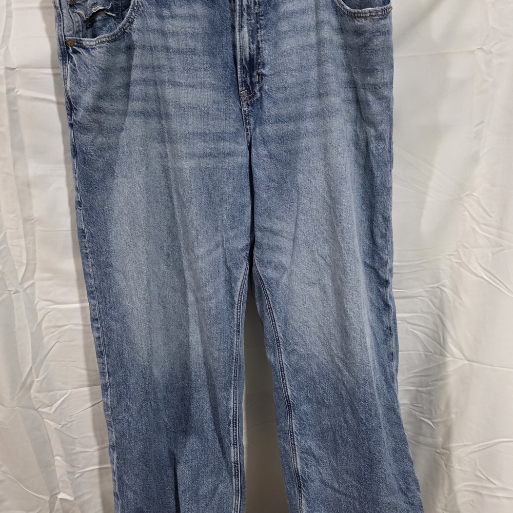 American Eagle Outfitters Ex boyfriend strigid jeans